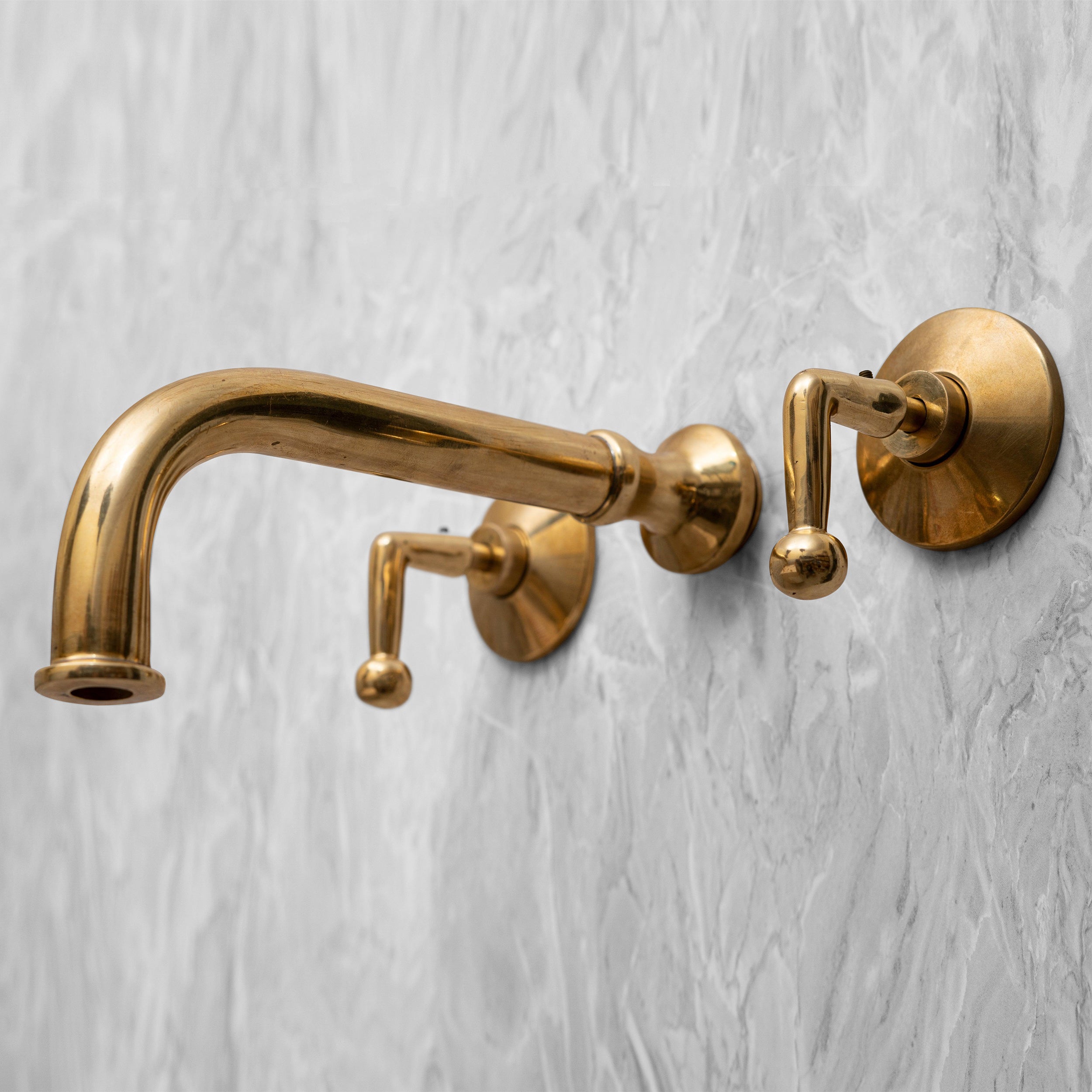 wall mount bathroom faucet