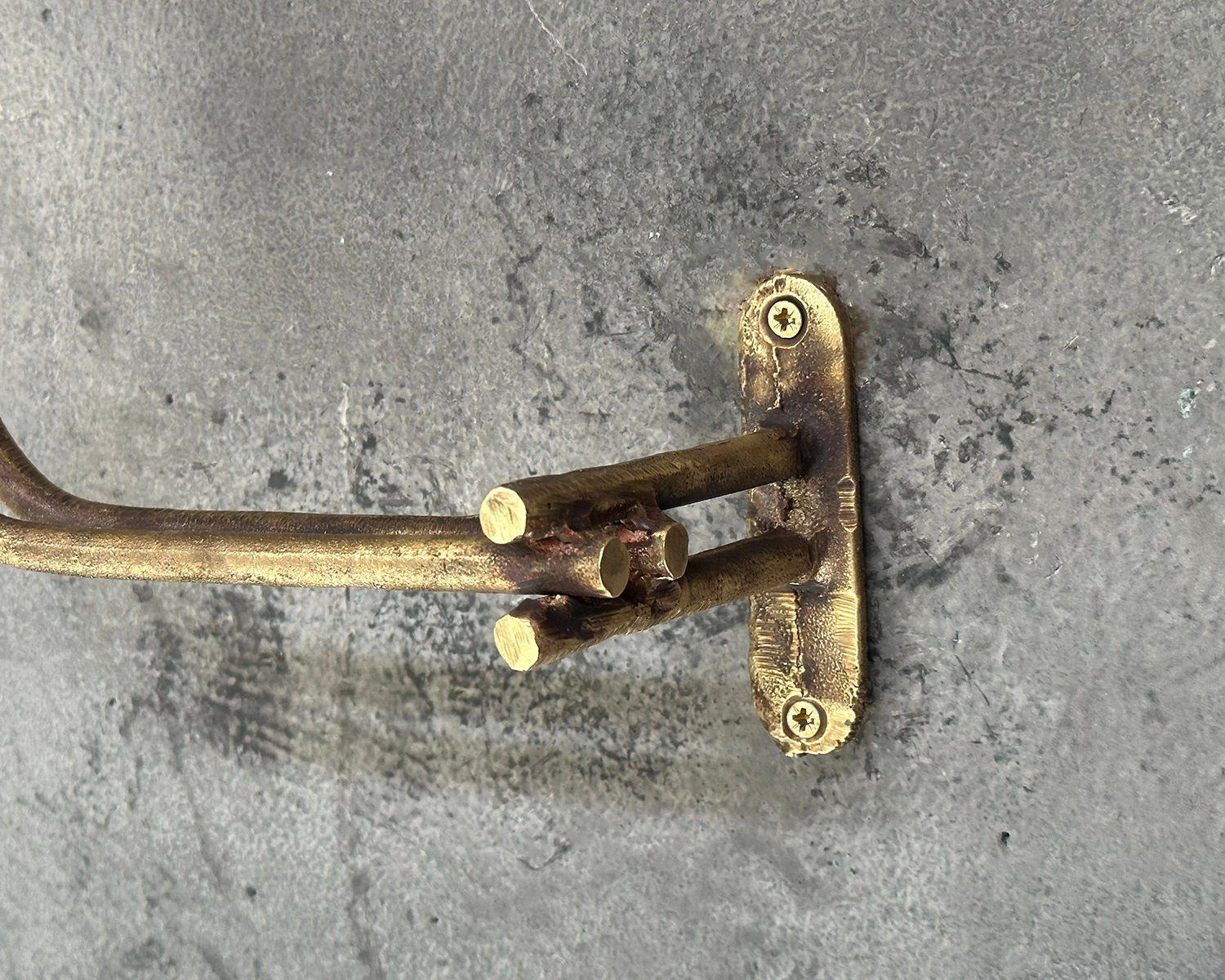 Antique Brass Toilet Paper Holder – Vintage Bathroom Style