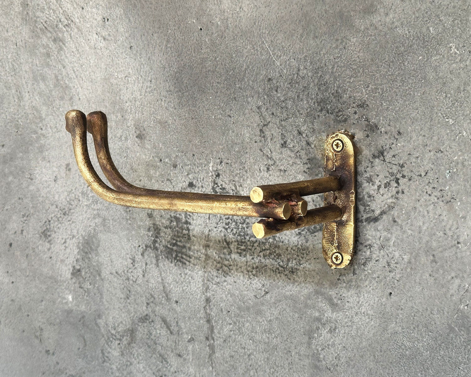 Antique Brass Toilet Paper Holder – Vintage Bathroom Style