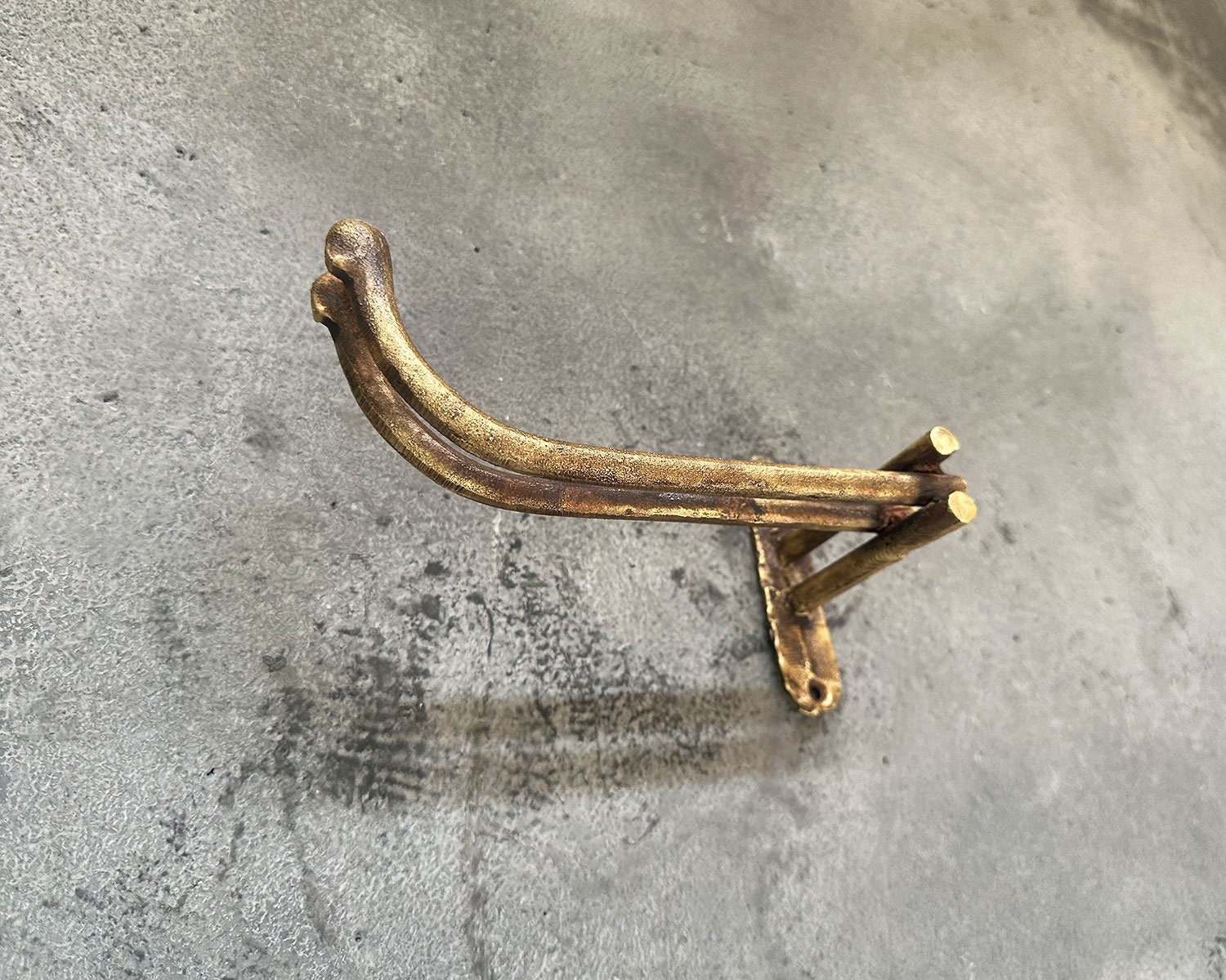 Antique Brass Toilet Paper Holder – Vintage Bathroom Style