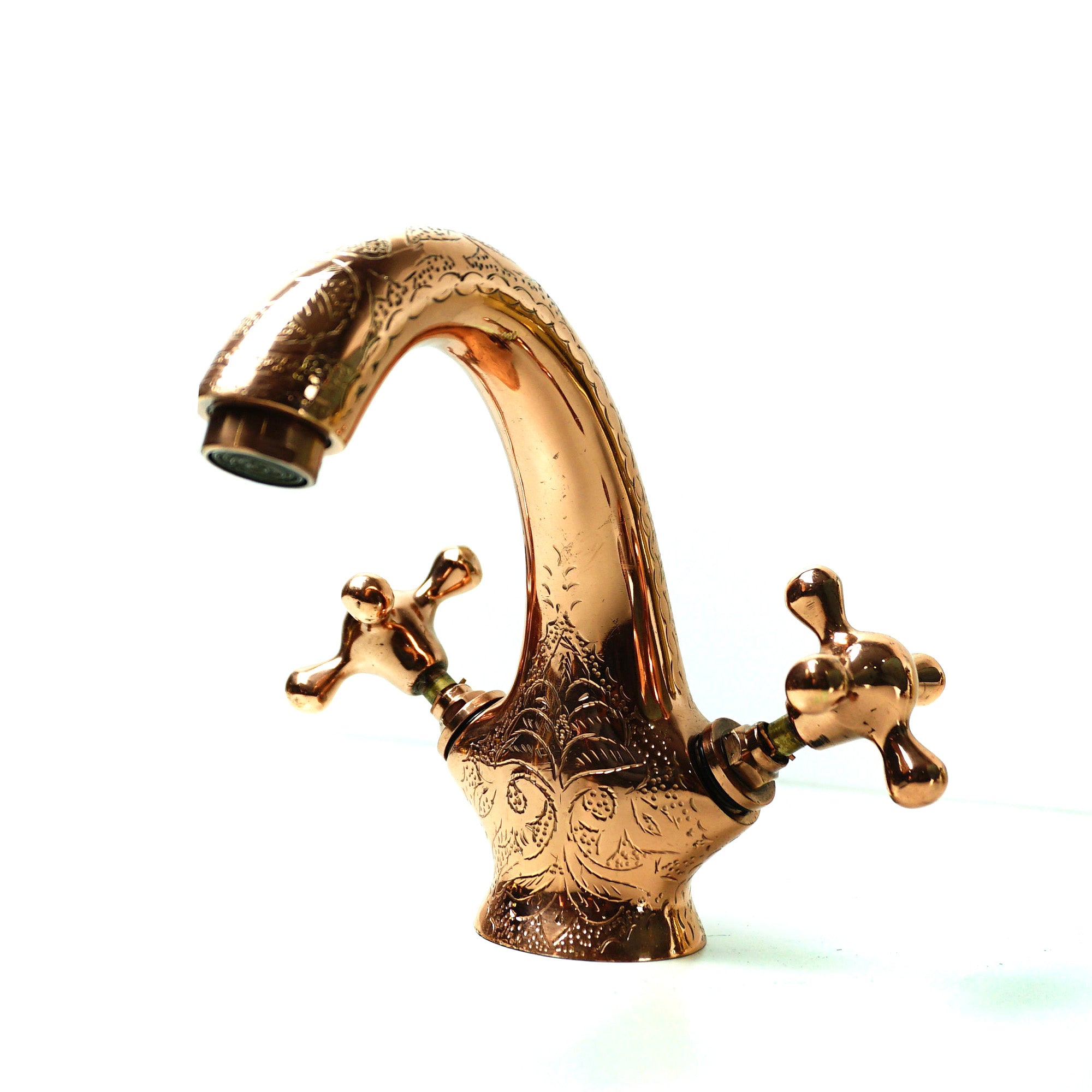 Engraved Single Hole Copper Faucet