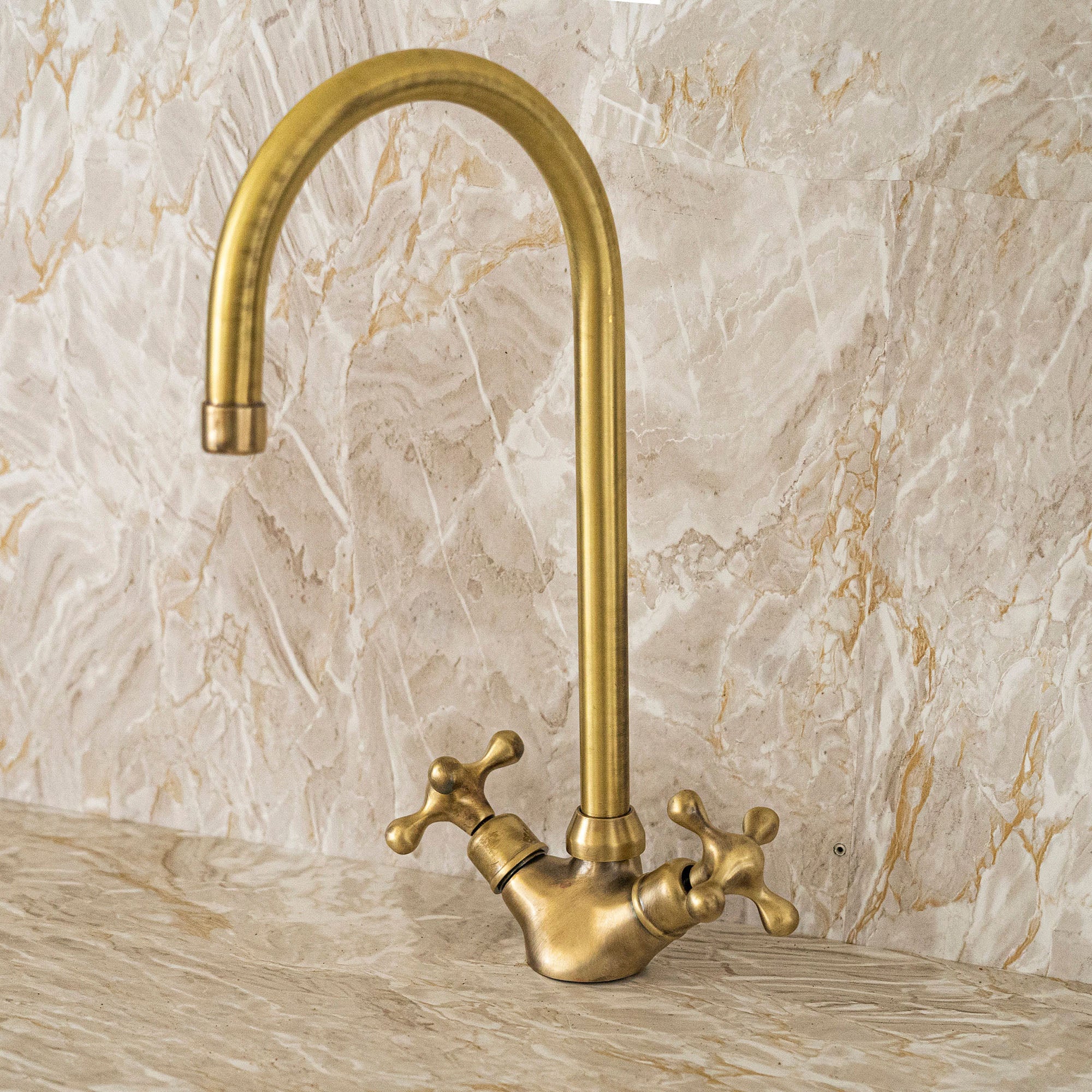 Single Hole Unlacquered Brass Bathroom Sink Faucet