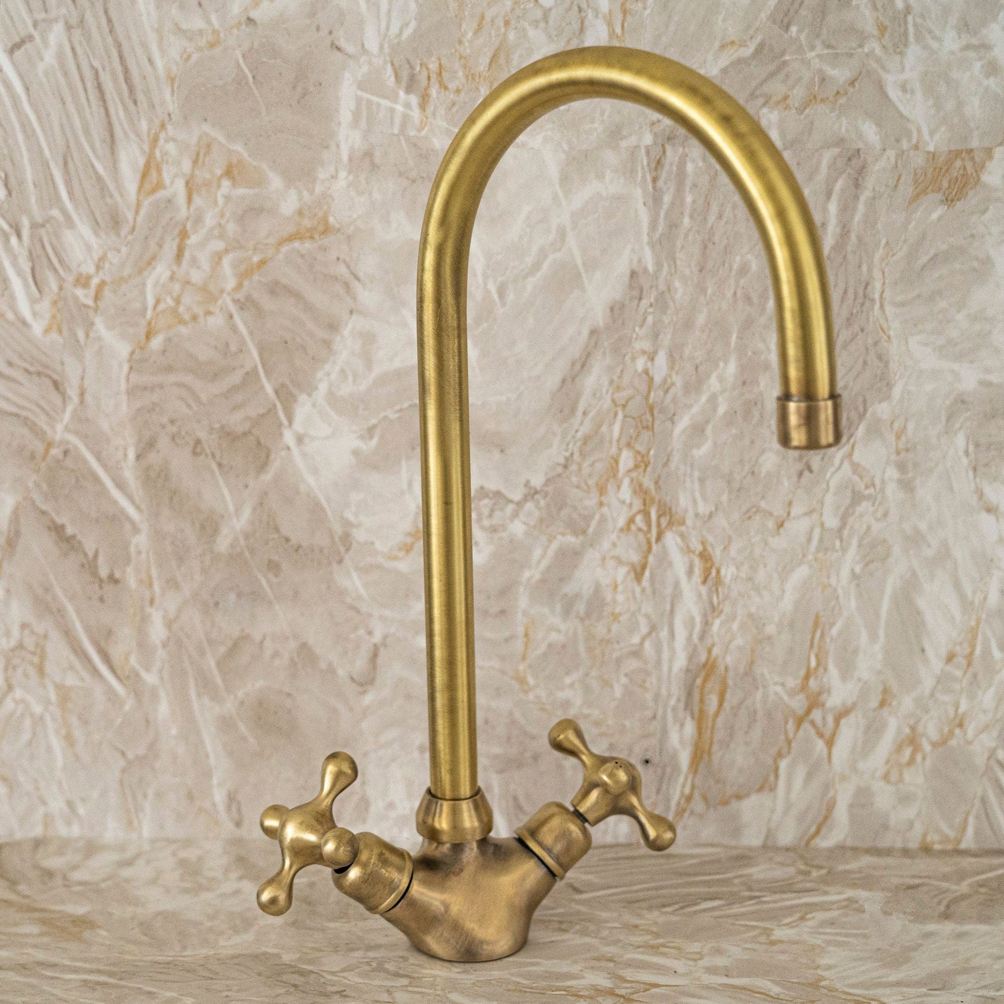 Single Hole Unlacquered Brass Bathroom Sink Faucet