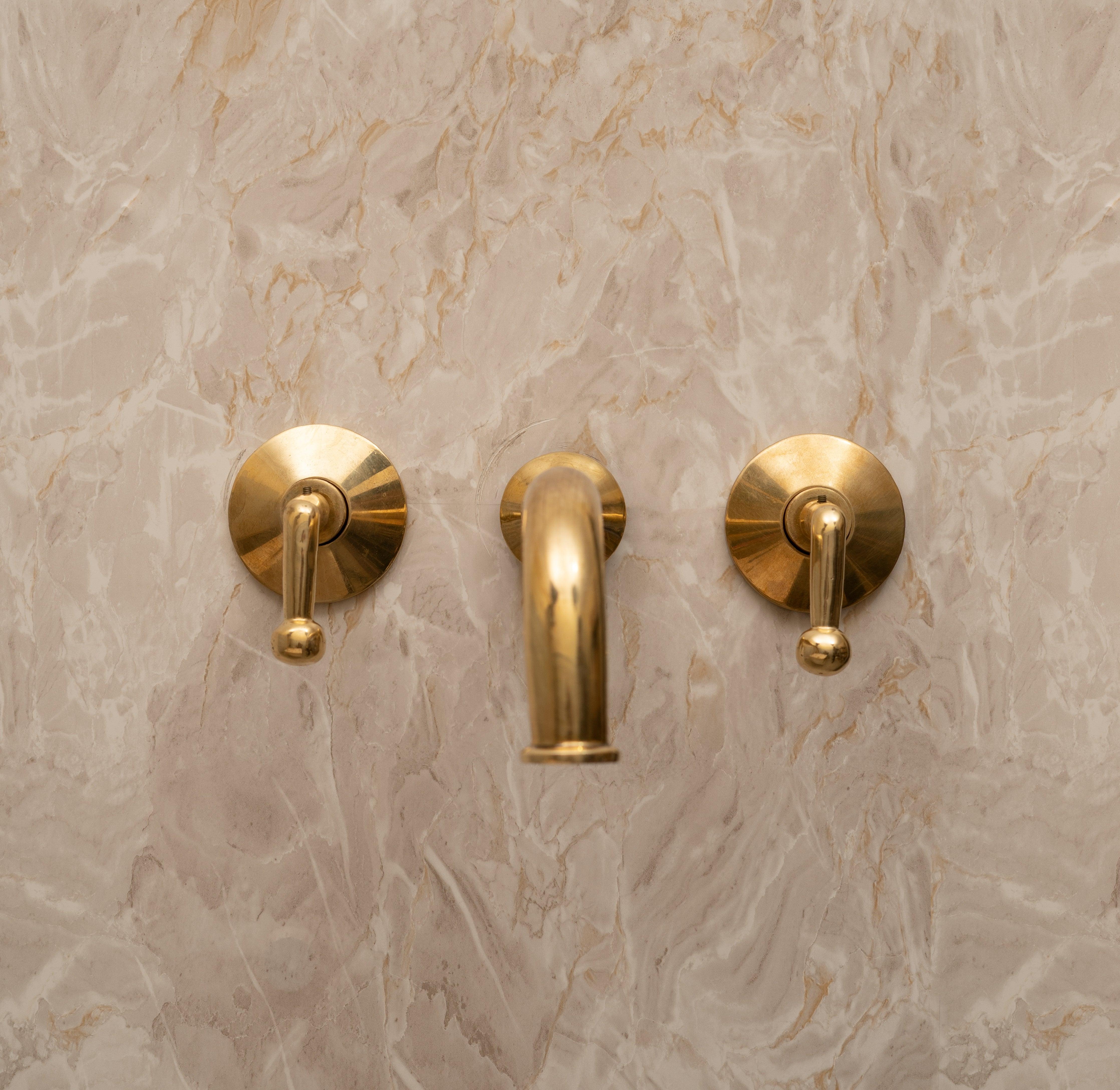 wall mount bathroom faucet