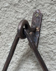 Aged Copper Towel Holder – Wall Mounted Triangle Ring